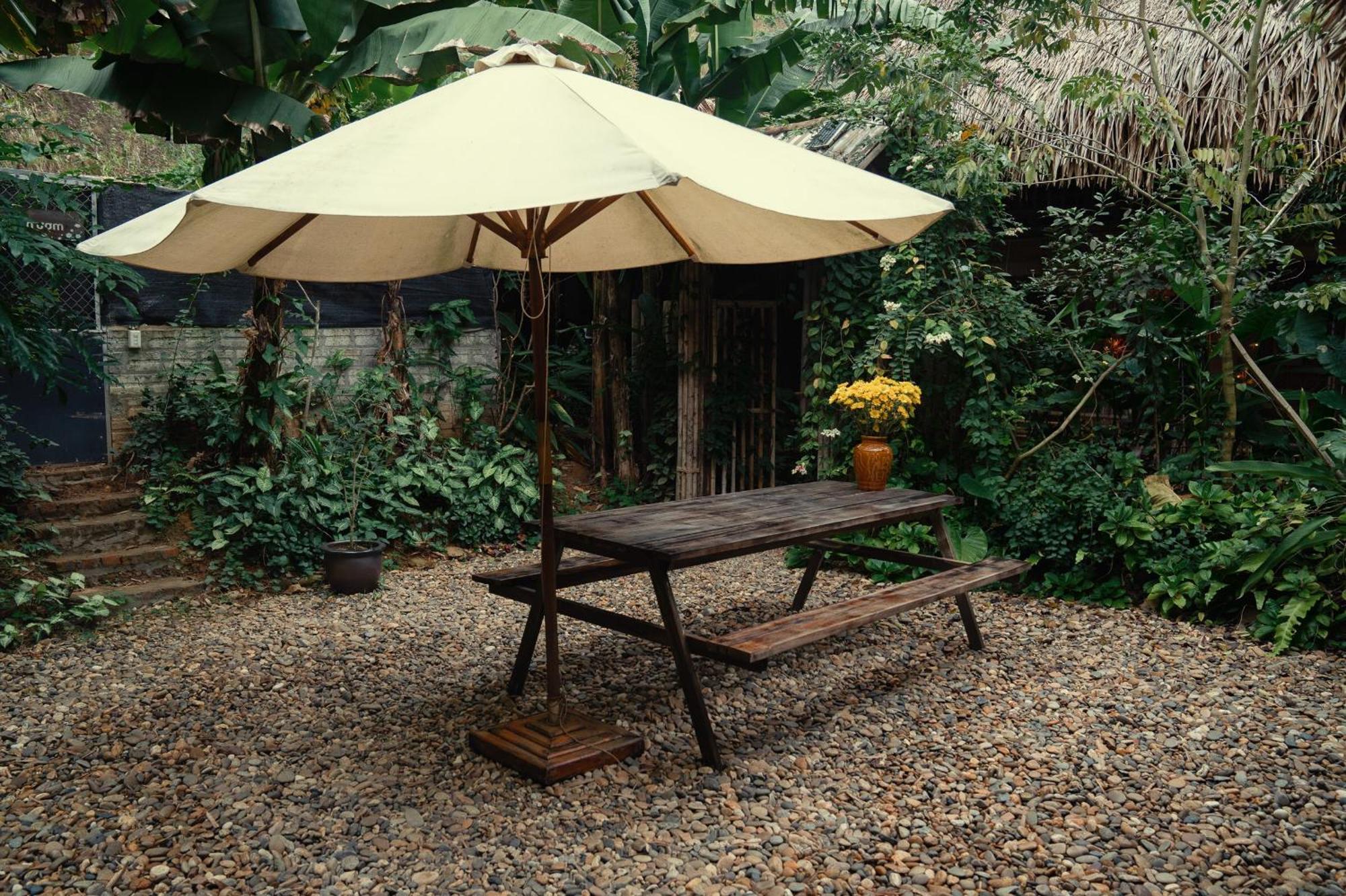 Dinh Gia Trang - Homestay & Coffee The Ruong Exterior photo
